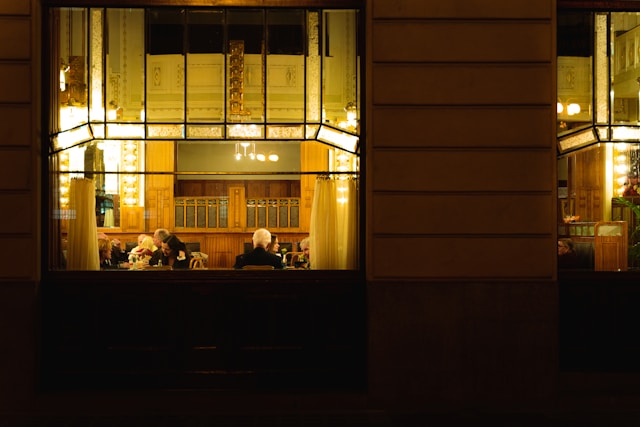 retirees having dinner
