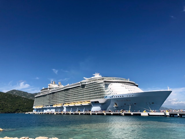luxury cruise 