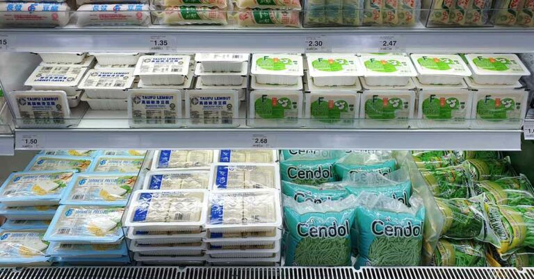 If Your Food Packaging is Swollen or Bloated, Is It Safe To Eat? - Featured image