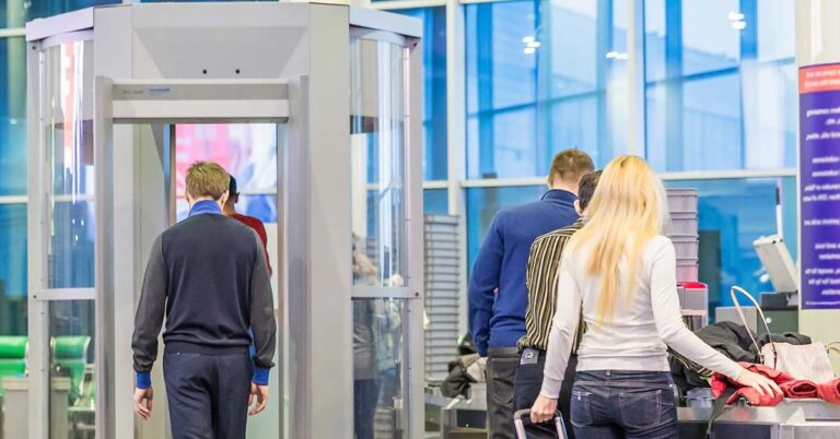 Airports Forced To Upgrade X-Ray Machines and People Are Shocked At What They Can See - Featured image