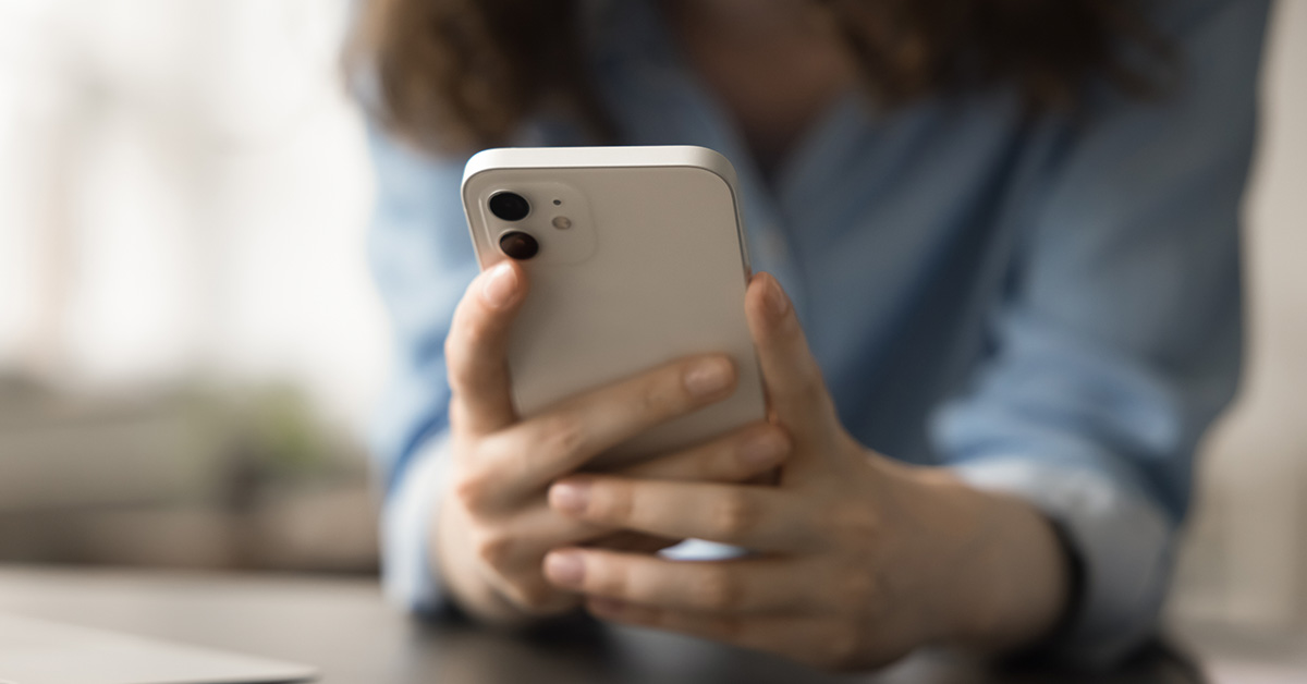 Woman Tells Story About How Her Smartphone ‘Ruined Her Life’