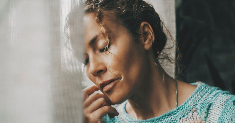 7 Words Depressed People Use More Often - Featured image