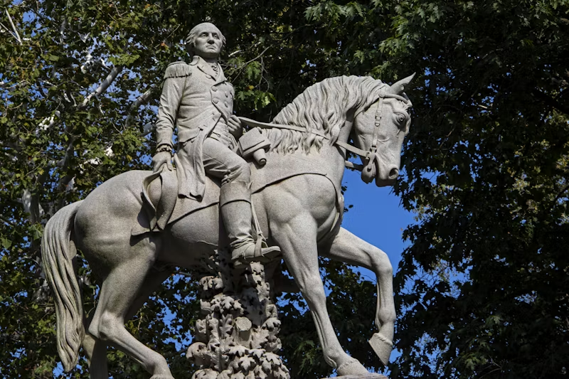 Statue of George Washington on a horse