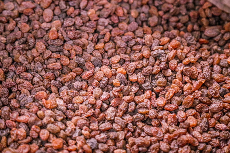 dark raisins