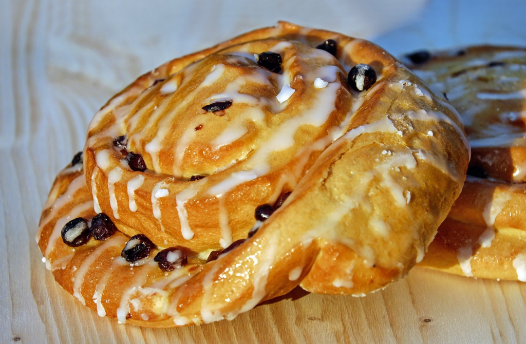 raisins in a cinnamon roll