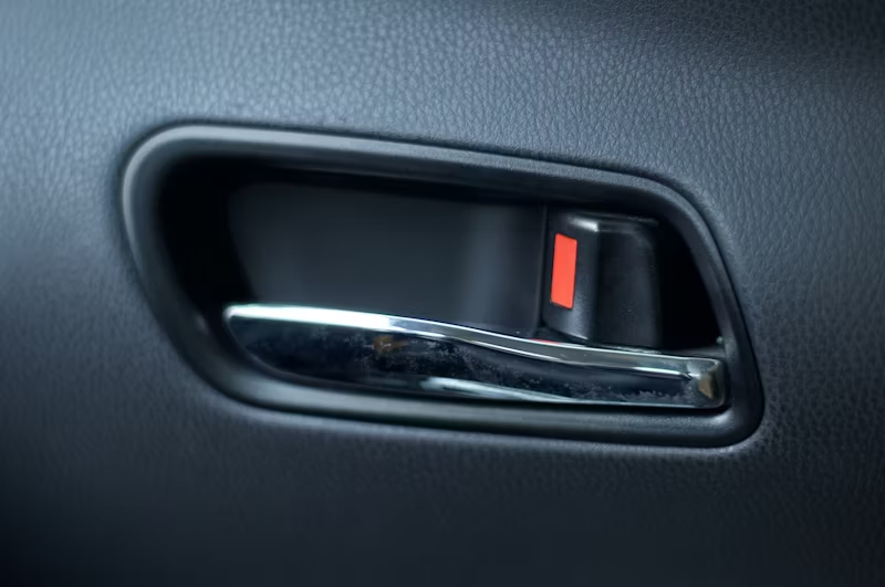 unloked car door from the inside