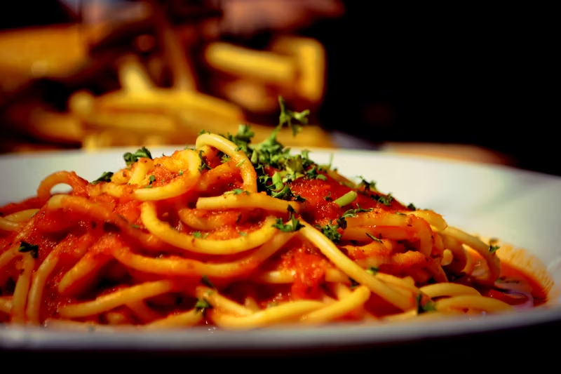 spaghetti with marinara sauce