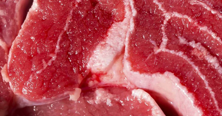 Video Showing Freshly Cut Meat is Turning People into Vegetarians - Featured image