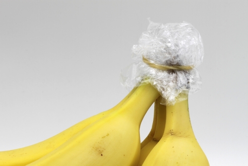 Wrap the banana stem end with a rubber band.