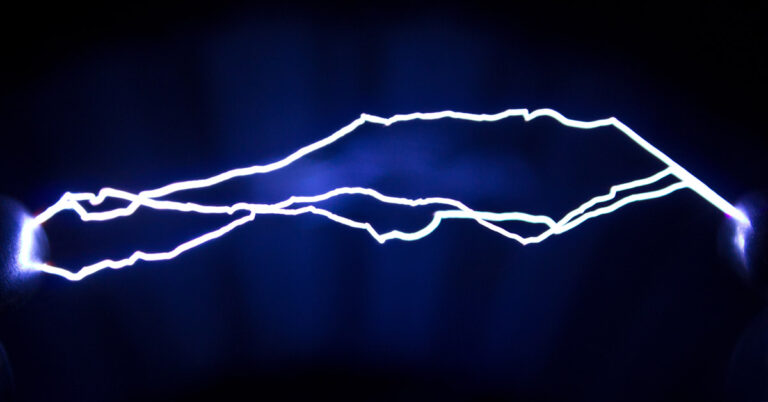Researchers Create Sodium Battery That Charges in Seconds - Featured image