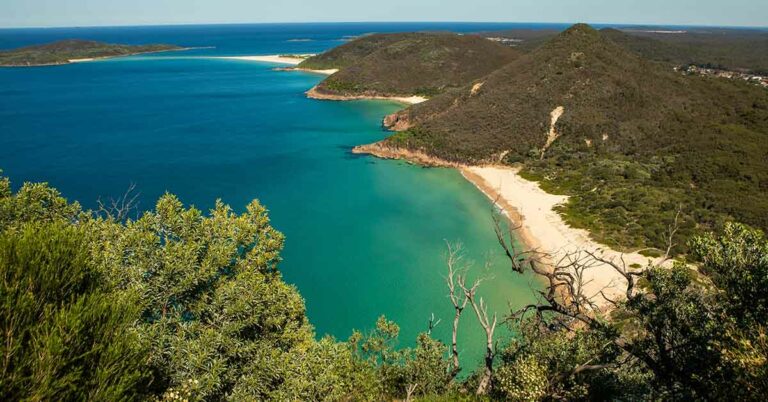 Scientist Discovered 50,000-Year-Old Lost Colony Off Coast of Australia - Featured image