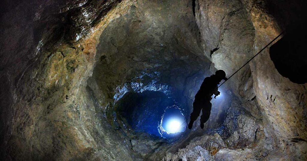 Explorer YouTuber Reveals ‘Never-Seen-Before’ Find in 5 Million-Year-Old Cave on ‘Journey to Earth’s Core’ - Featured image