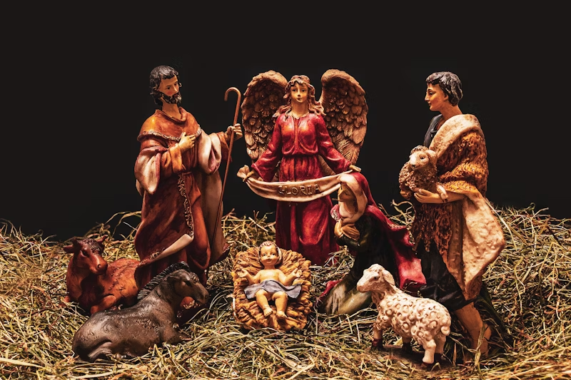 figurine nativity scene