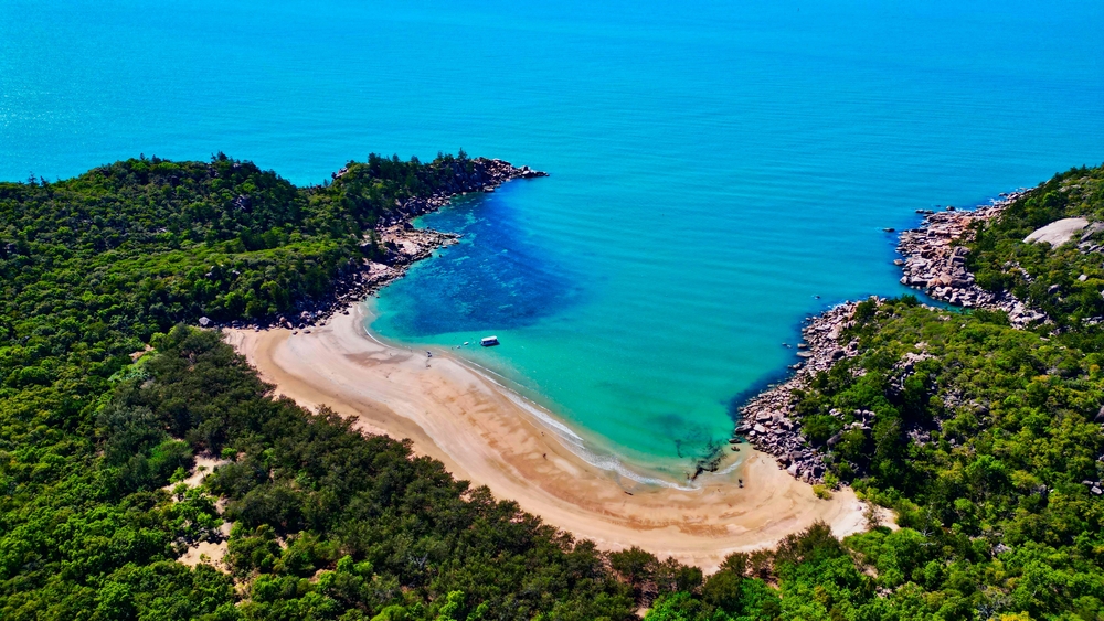 Beach in North Australia, Queensland, Magnetic Island

