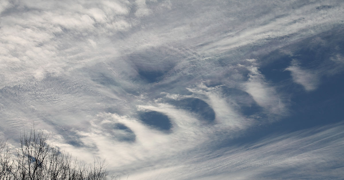 Kelvin-Helmholtz Clouds: The Sky’s Version of Ocean Waves