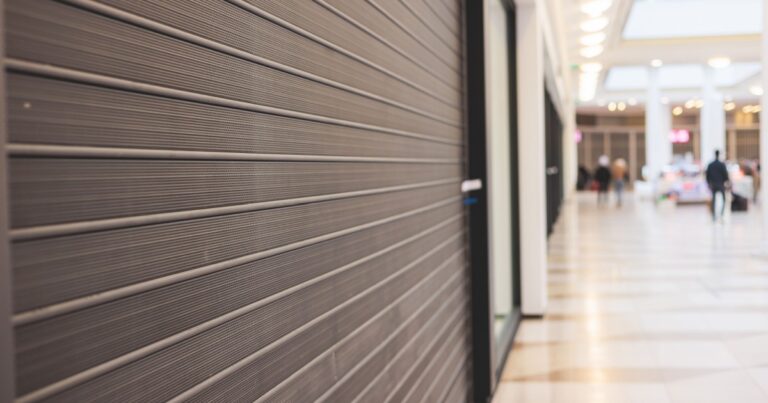 Upwards of 2,000 Stores Are Closing in the US This Year. Here’s The List - Featured image