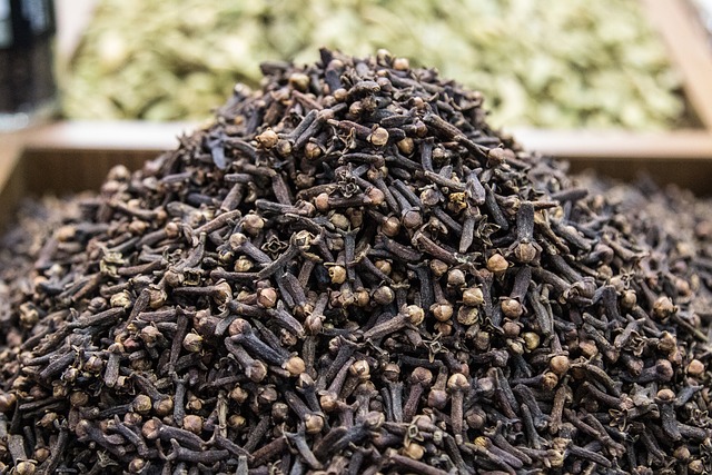 a heap of cloves