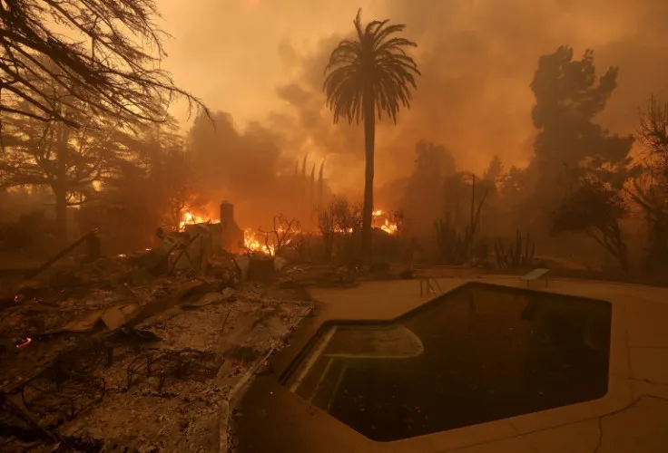 At least two more substantial fires broke out to the north of the Los Angeles urban sprawl, including one in Altadena