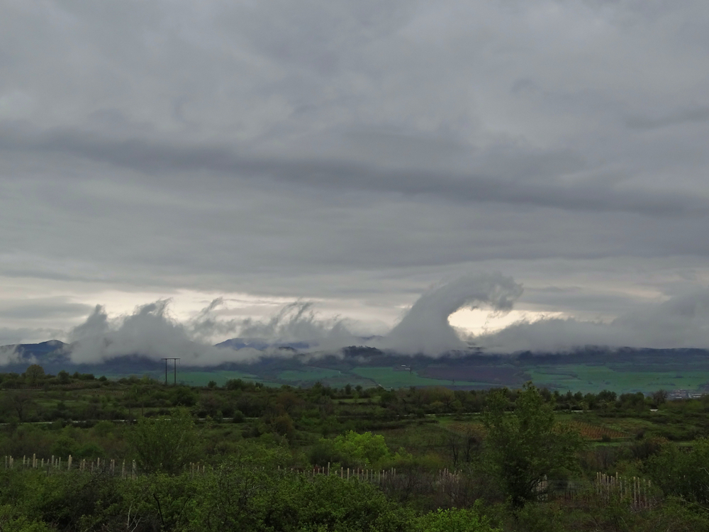 Rare cloud phenomenon Kelvin-Helmholtz clouds