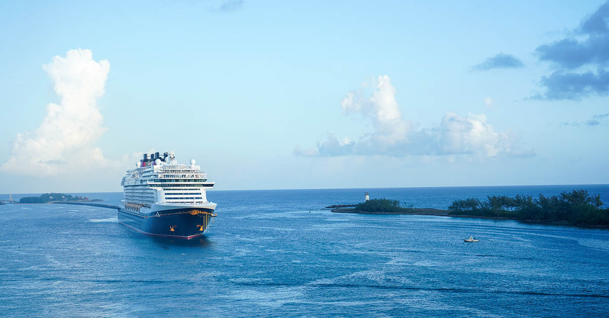 Cruise Captain’s Attempt to Impress a Woman Ends in Tragedy – 33 Lives Lost in Shocking Crash