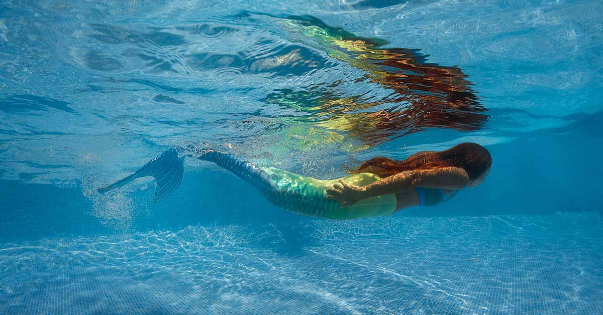Mermaid Performer Attacked by Giant Fish in Front of Horrified Kids Breaks Her Silence