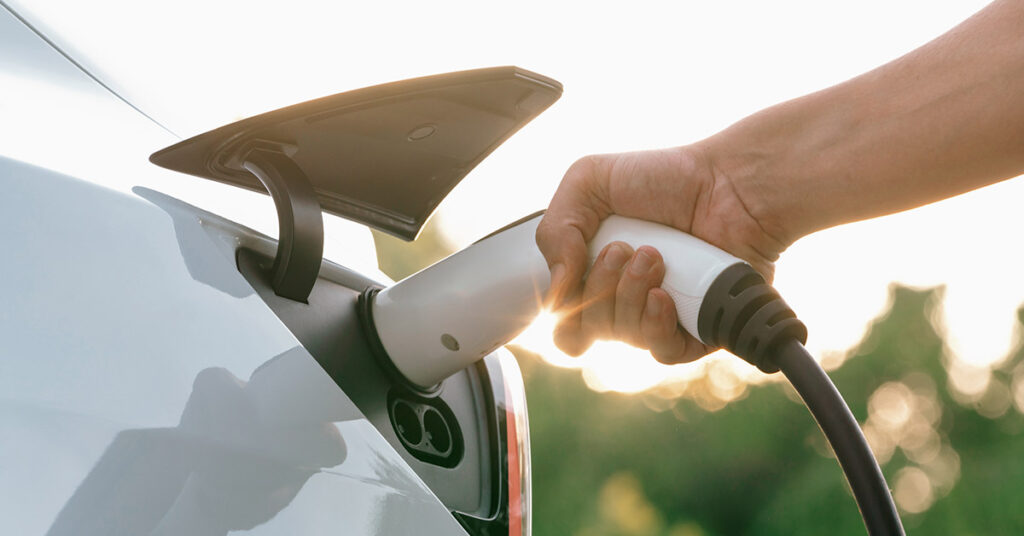 The Truth Behind 7 Popular Electric Car Myths - Featured image