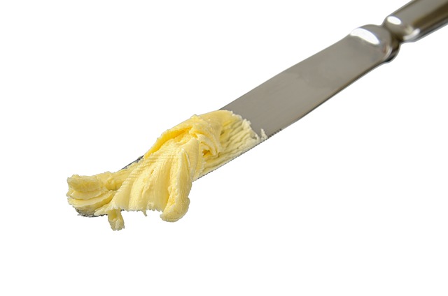 margarine on knife