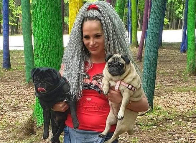 Anda and her pugs