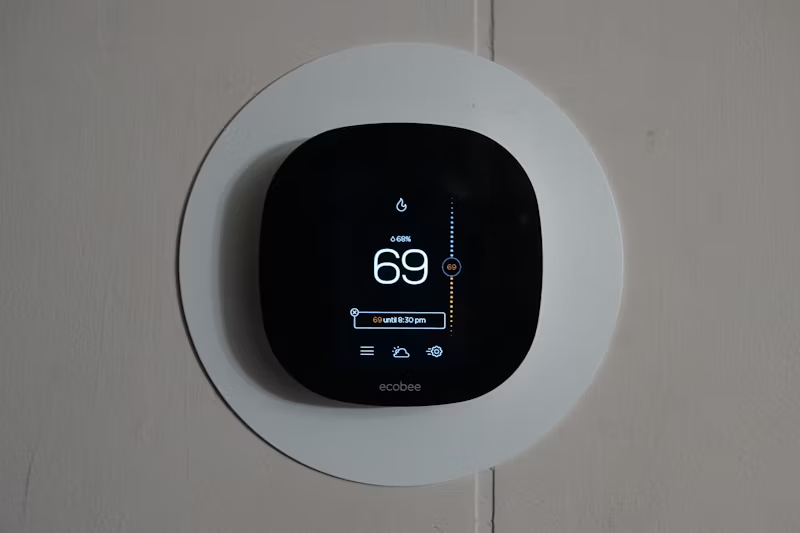 thermostat showing a nice bedroom temperature