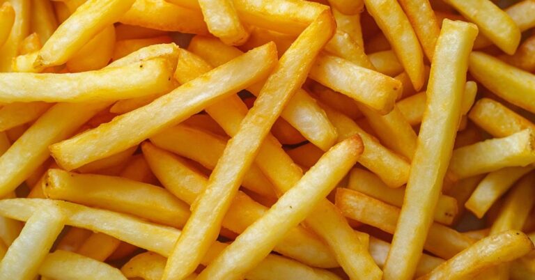 10 Foods That Increase Stroke Risk and 10 That Protect Against It - Featured image