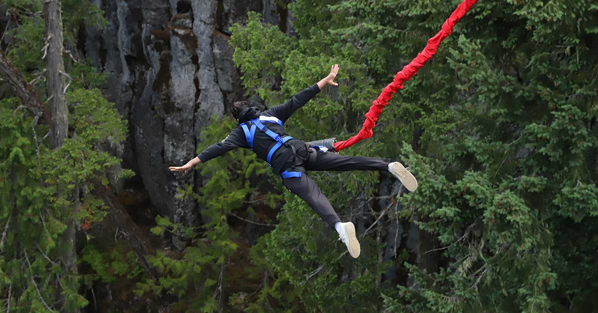 Woman’s Bungee Jump Turns Deadly as Cord Breaks, Dropping Her Into Crocodile Waters