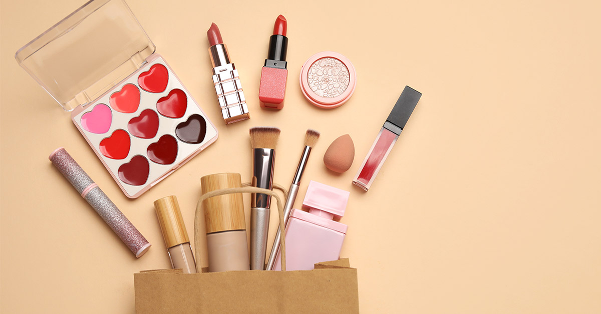 Teen Girls Cut Chemical Exposure Dramatically by Changing Their Cosmetics