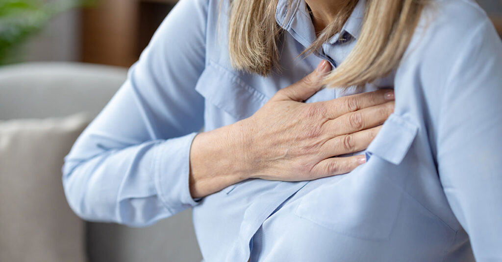 Woman, 46, Shares Surprising Symptoms She Ignored Before Her Heart Attack - Featured image