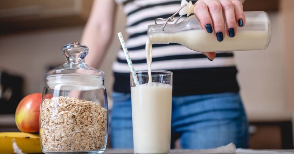 22 Calcium-Rich Alternatives to Milk That Are Just as Beneficial - Featured image