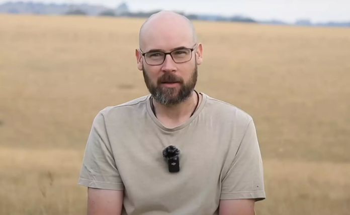 Fraser talking on his youtube channel
