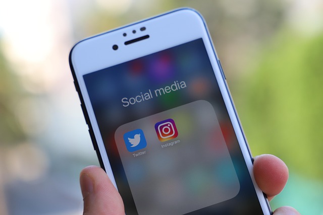 social site apps on a cellphone
