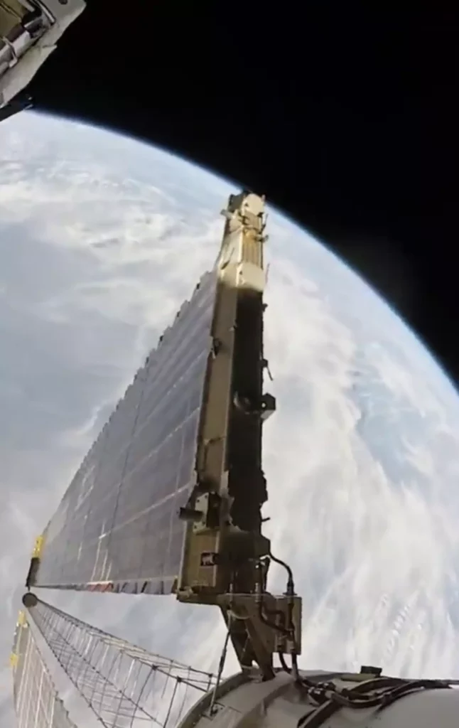 An image proving we don't live on a flat earth. 