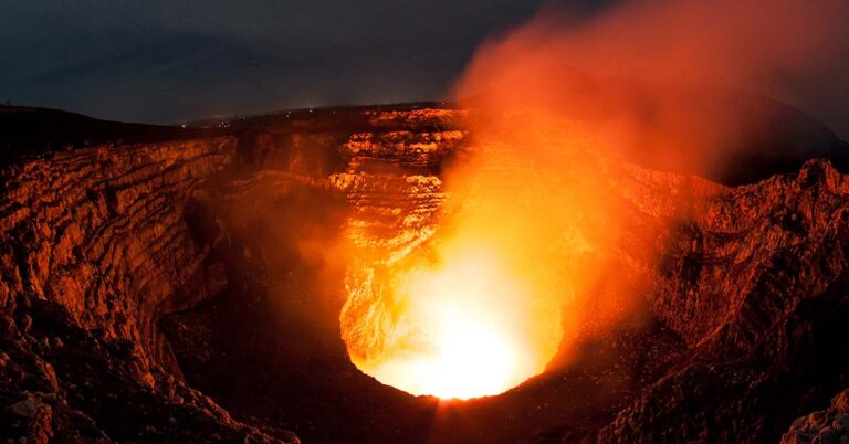 Experts Caution That One Of America’s Most Hazardous Volcanoes Is Preparing For A Major Eruption - Featured image