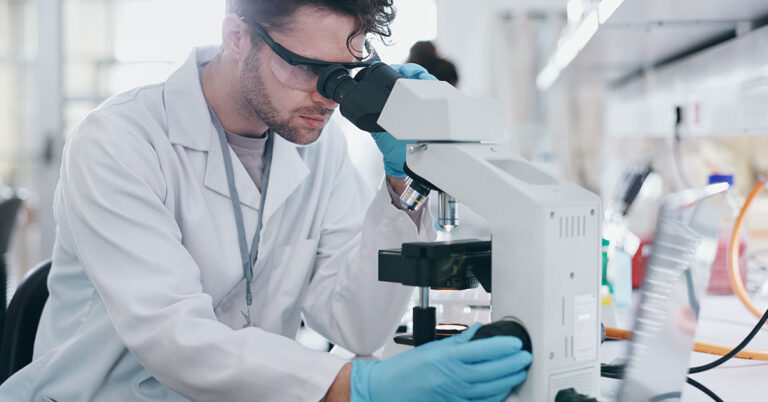 12 Groundbreaking Advances in Cancer Research - Featured image