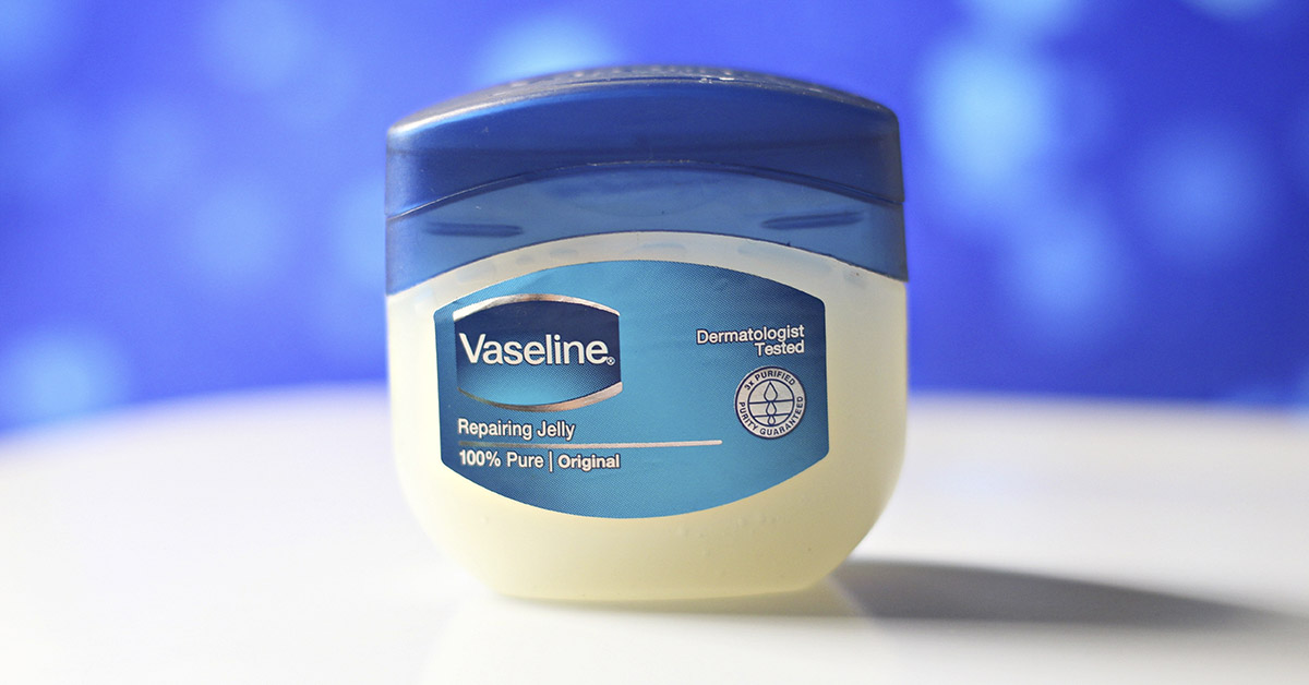 10+ Genius Beauty Uses for Vaseline: Skin, Lips, and Hair Tips You’ll Love