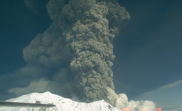 Mount Spurr eruption 