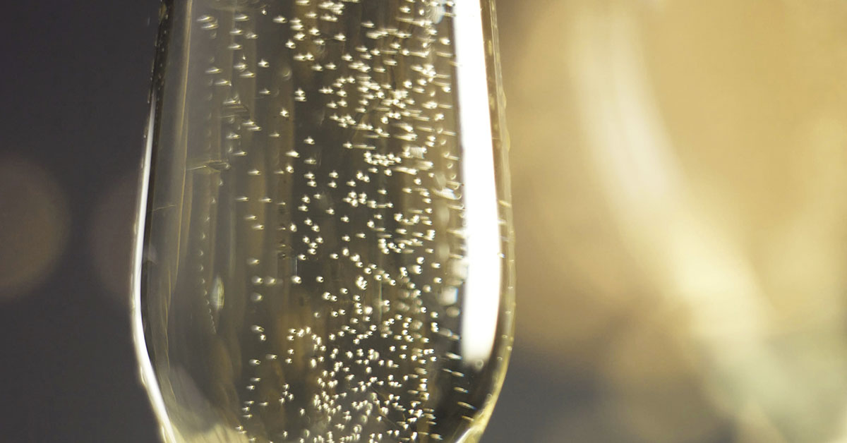 White Wine, Champagne Tied to Lower Sudden Cardiac Arrest Risk in Study