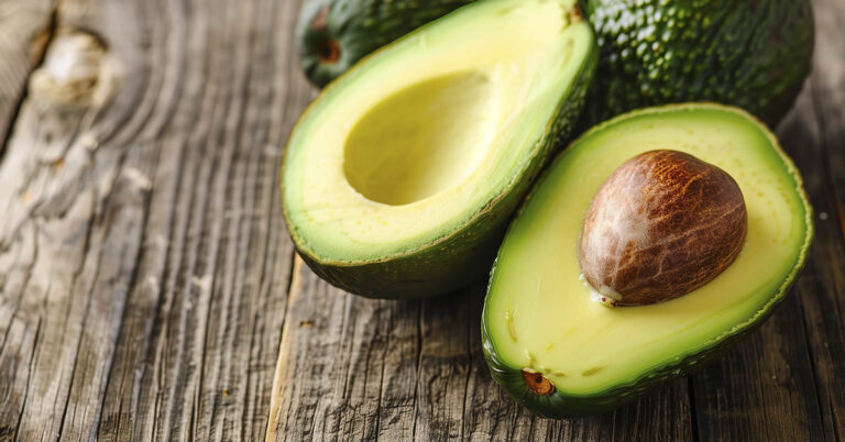 10 Anti-Inflammatory Foods You Should Be Eating, According to Registered Dietitians - Featured image