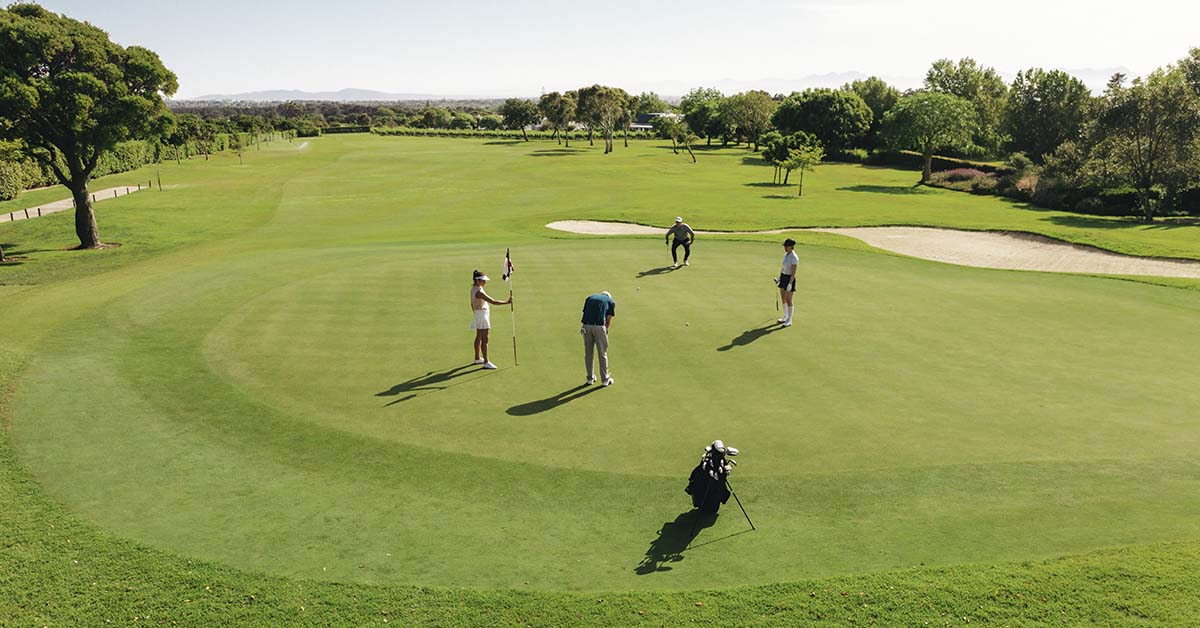 Living Near Golf Courses May Raise Parkinson’s Risk, Study Finds