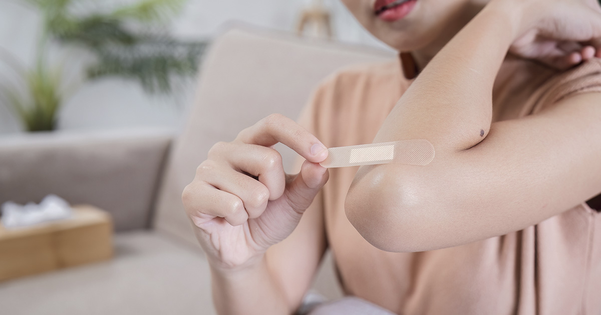 China Unveils Smart ‘Band-Aid’ That Wirelessly Delivers Medicine to Organs on Demand