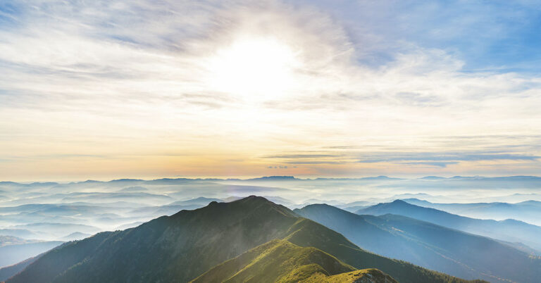 Watch: Entire Mountain Range in China Turned into a Sea of Solar Panels - Featured image
