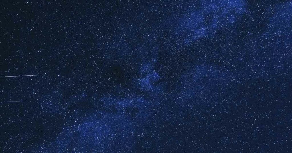 Scientists Baffled by Strange Sphere in Space Sending Radio Bursts - Featured image