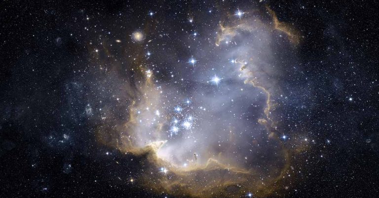 NASA Detects Mysterious Deep Space Object Sending Signals Every 44 Minutes - Featured image