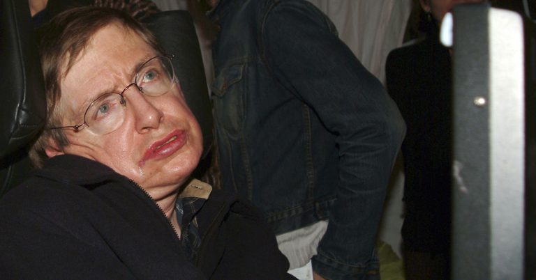 When Asked About God, Stephen Hawking Had a Very Simple Answer - Featured image
