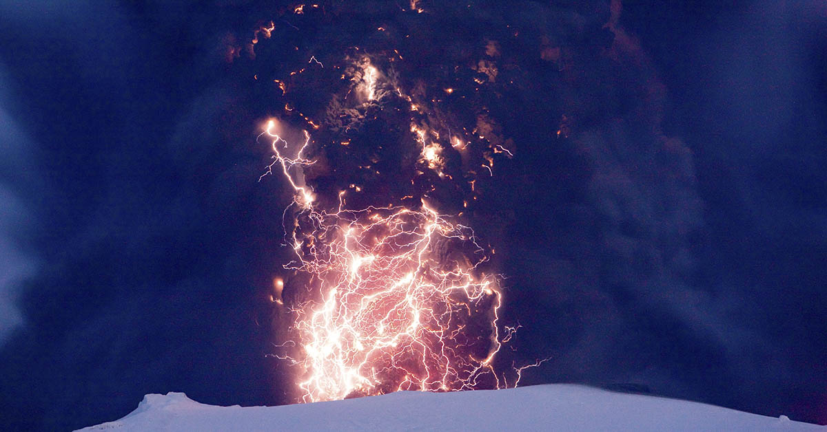 This is What Happens When a Volcano Summons Lightning